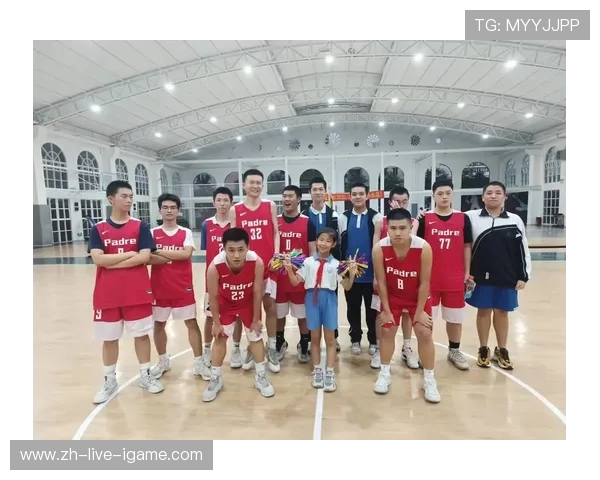 以篮球为纽带探寻团队合作精神与青春拼搏力量的深度融合